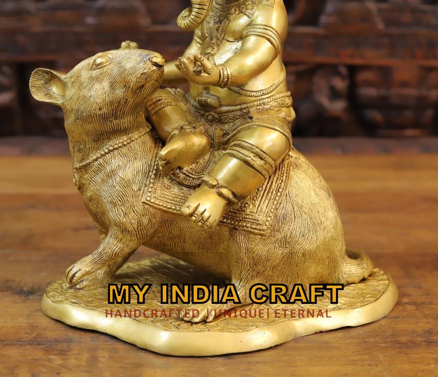 15" Ganesh Statue on mouse