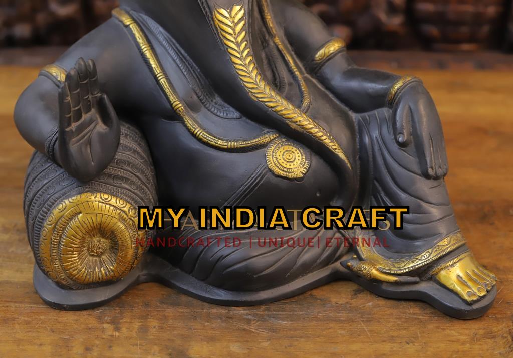 11" black Ganpati idol