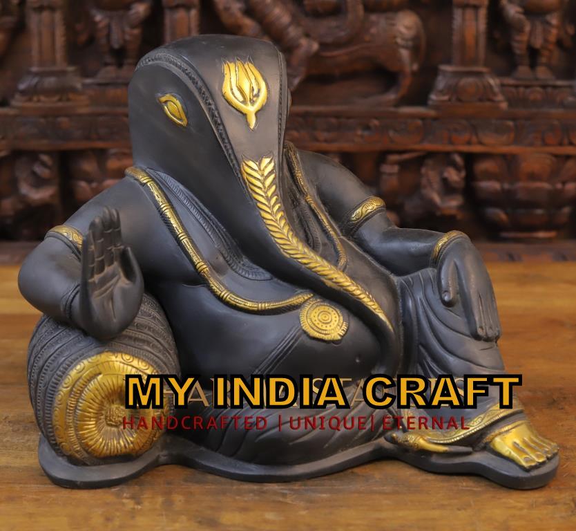 11" black Ganpati idol