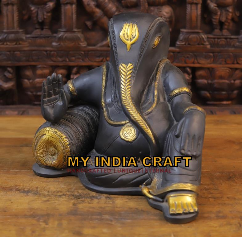 11" black Ganpati idol