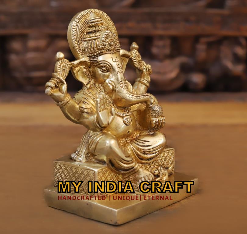 GOLDGIFTIDEAS Gold Plated Vaman Swaroop Ganesha Idol for Pooja Room  (Sindoor), Divine Ganpati Statue for Gift