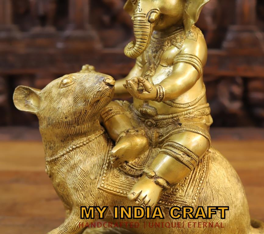 15" Ganesh Statue on mouse